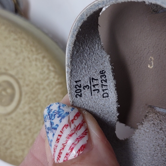 Salt Water by Hoy Leather Rose Gold Sandals Size 3 - Picture 7 of 7